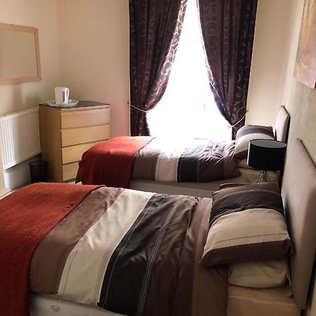 Wellington Tavern Accommodation 迪斯伯里 外观 照片