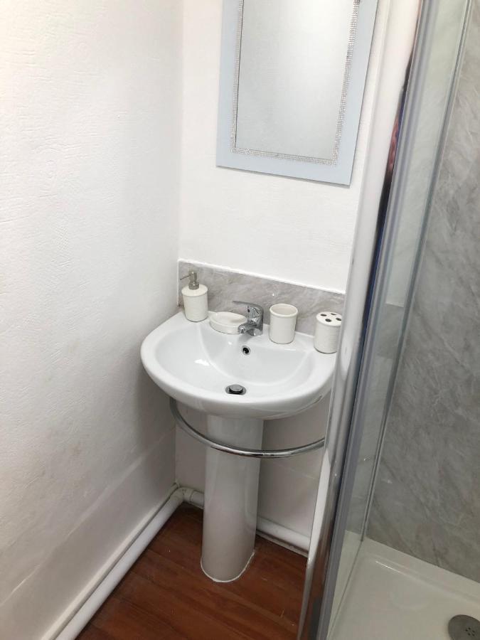 Wellington Tavern Accommodation 迪斯伯里 外观 照片