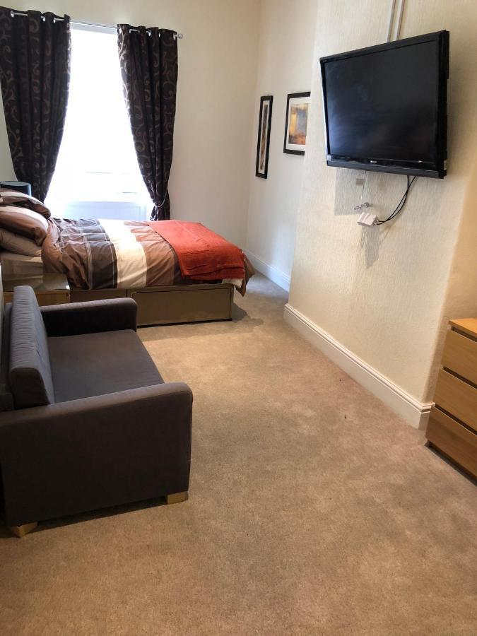 Wellington Tavern Accommodation 迪斯伯里 外观 照片