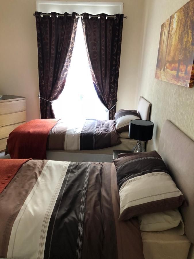 Wellington Tavern Accommodation 迪斯伯里 外观 照片