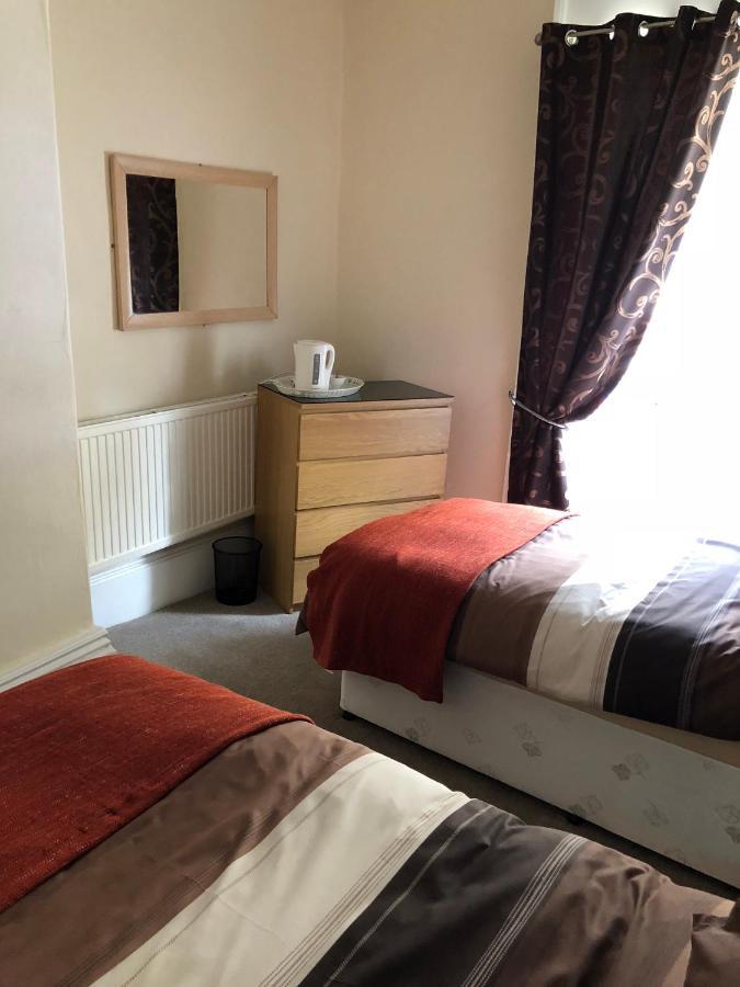 Wellington Tavern Accommodation 迪斯伯里 外观 照片