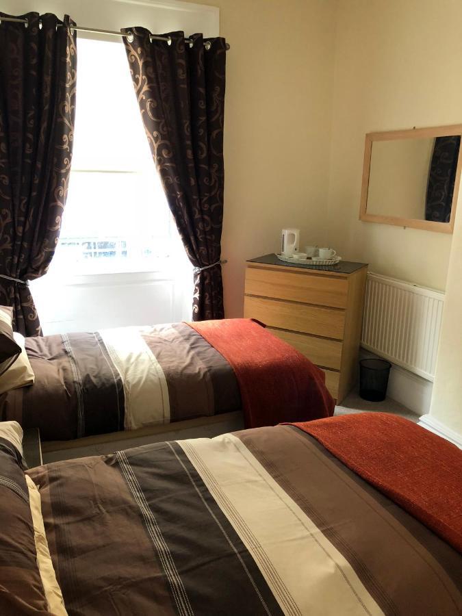 Wellington Tavern Accommodation 迪斯伯里 外观 照片